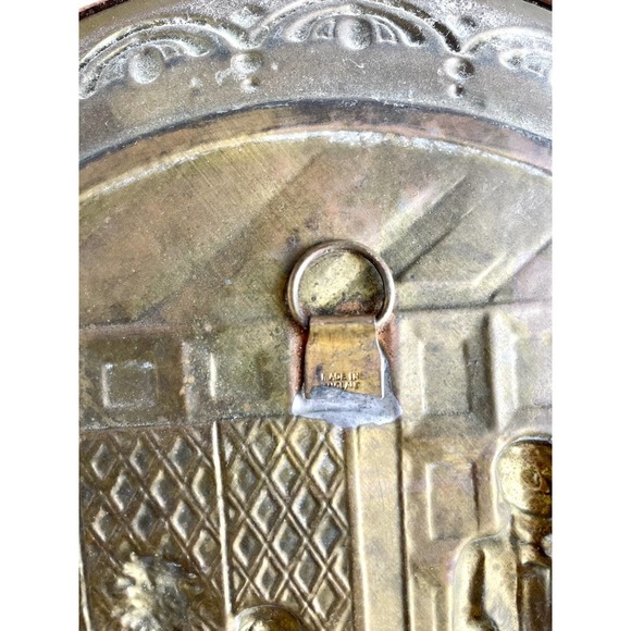 Vintage Embossed Brass/metal Hanging Wall Plate Made in England - Picture 6 of 8